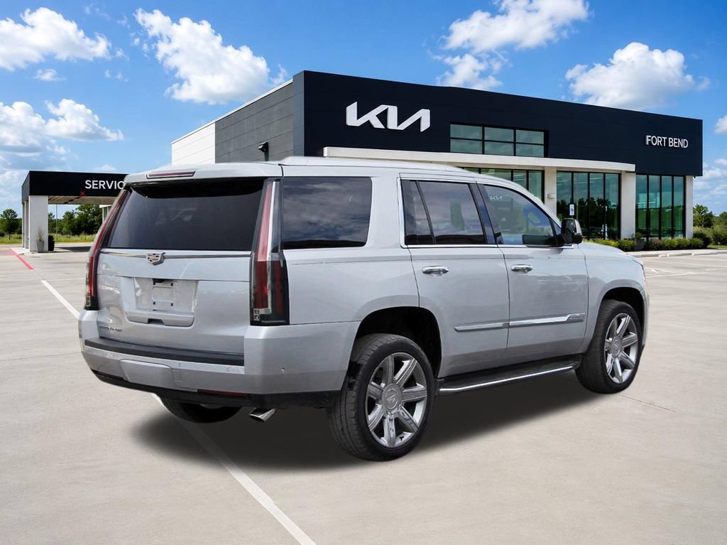 Used 2020 Cadillac Escalade Luxury RWD image 5