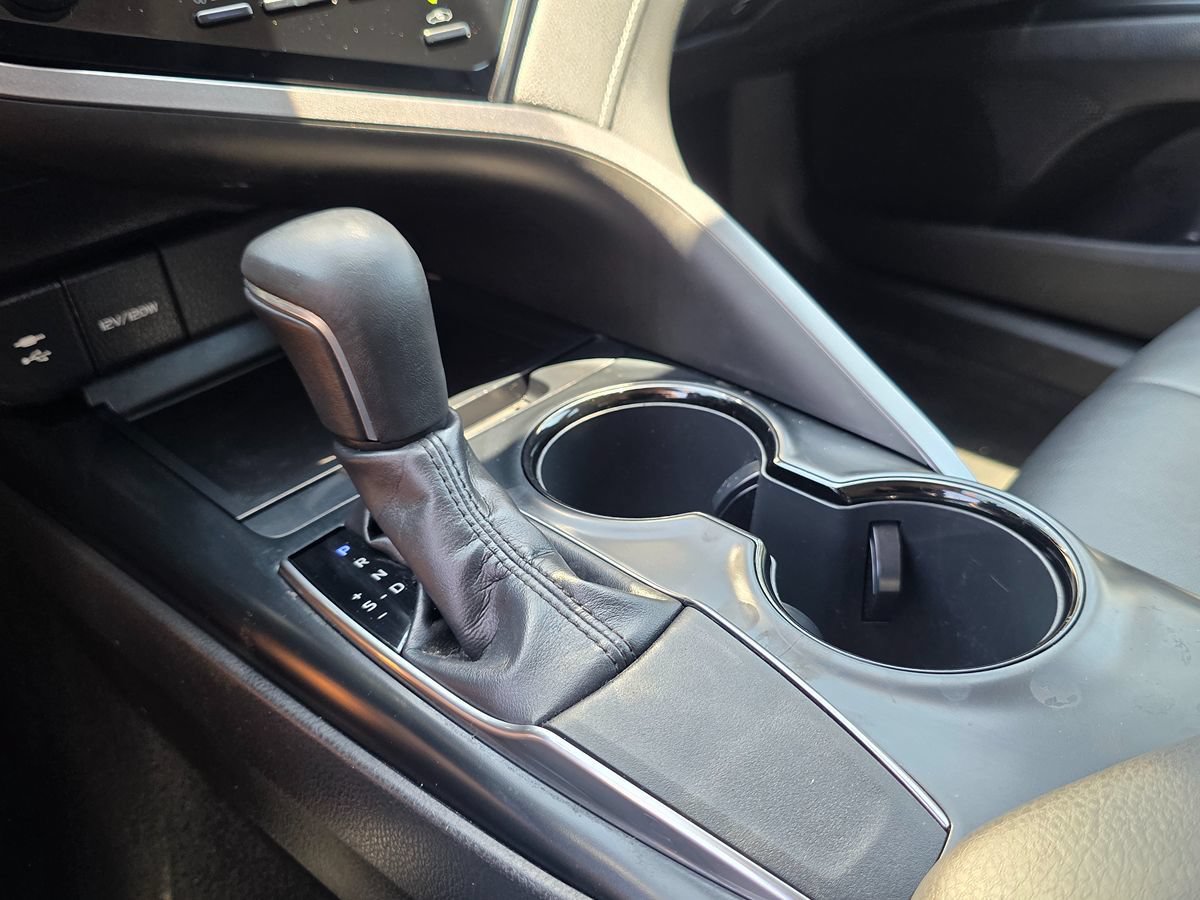 Used 2019 Toyota Camry SE FWD image 32