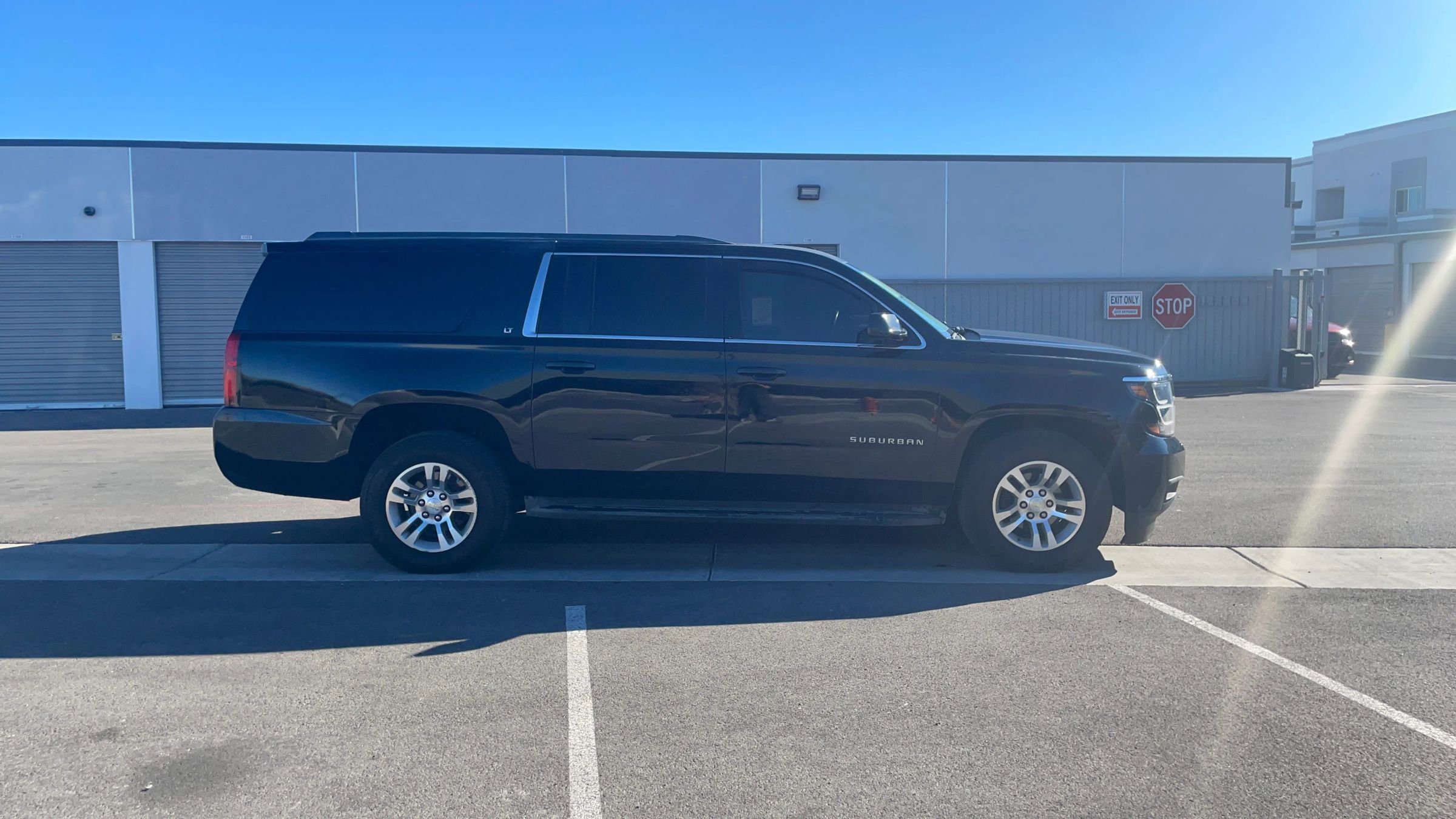 Used 2015 Chevrolet Suburban LT image 6