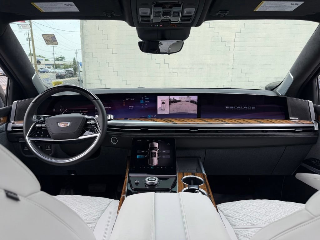 Used 2025 Cadillac Escalade Sport Platinum w/ LPO, ONYX Package AWD/4WD image 23