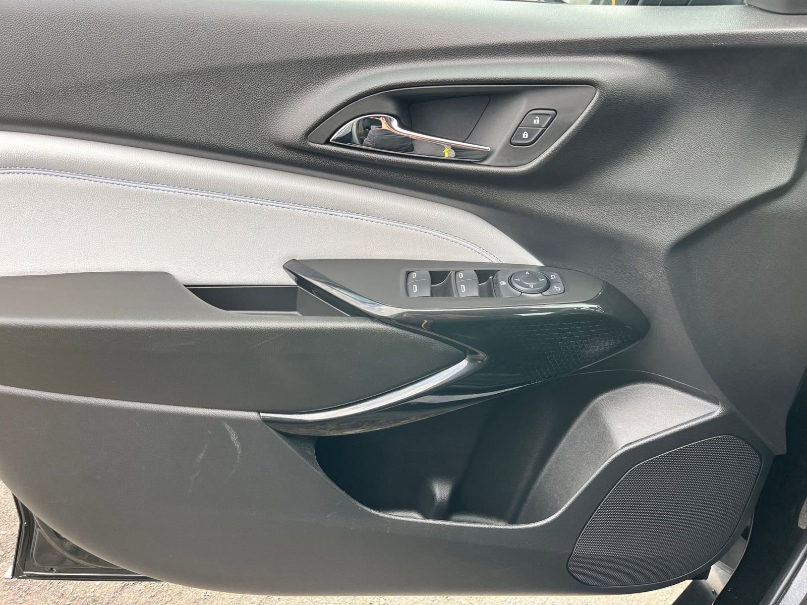 Used 2025 Chevrolet Trax LT image 20