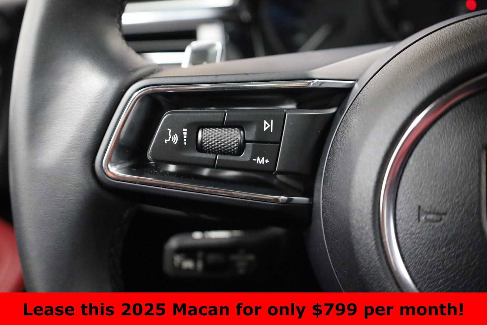 Certified 2025 Porsche Macan image 27