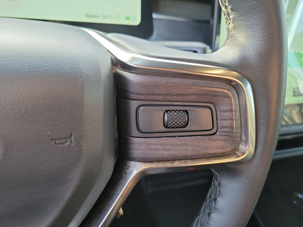 Used 2024 Rivian R1S Adventure AWD/4WD image 6