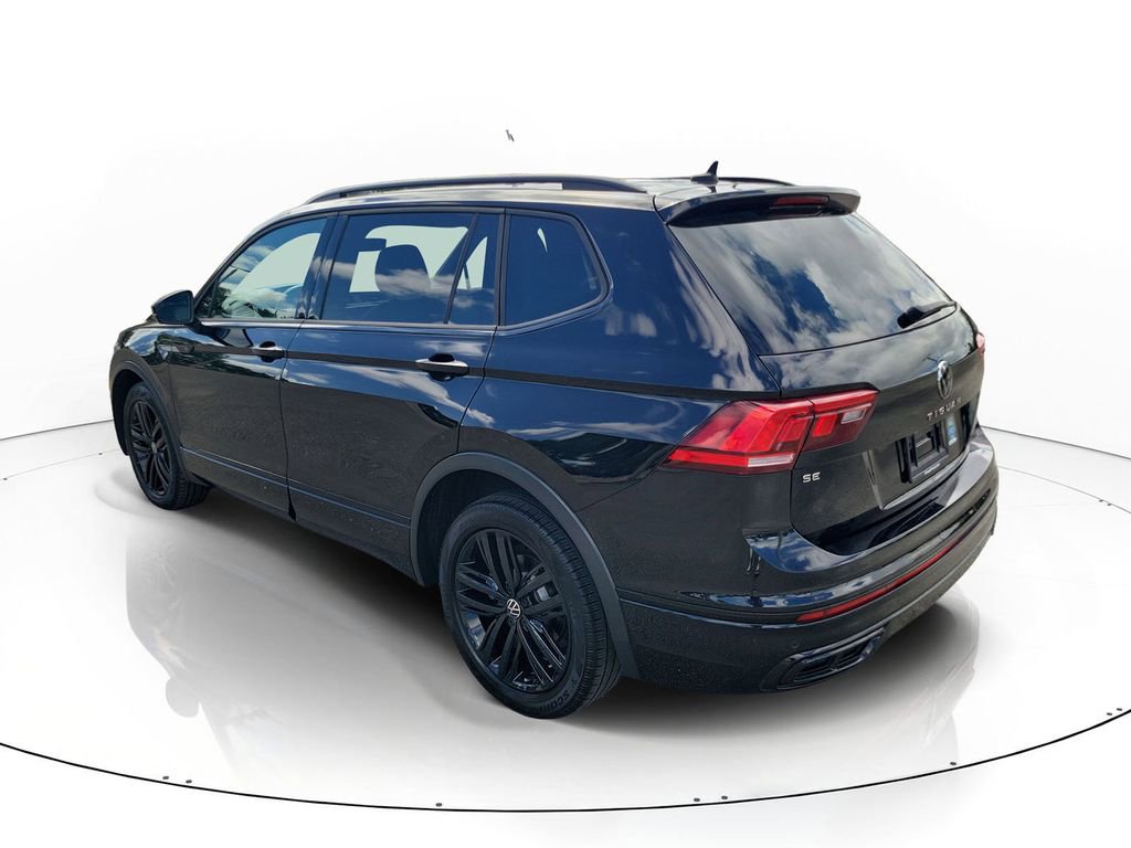 Used 2022 Volkswagen Tiguan SE R-Line image 3
