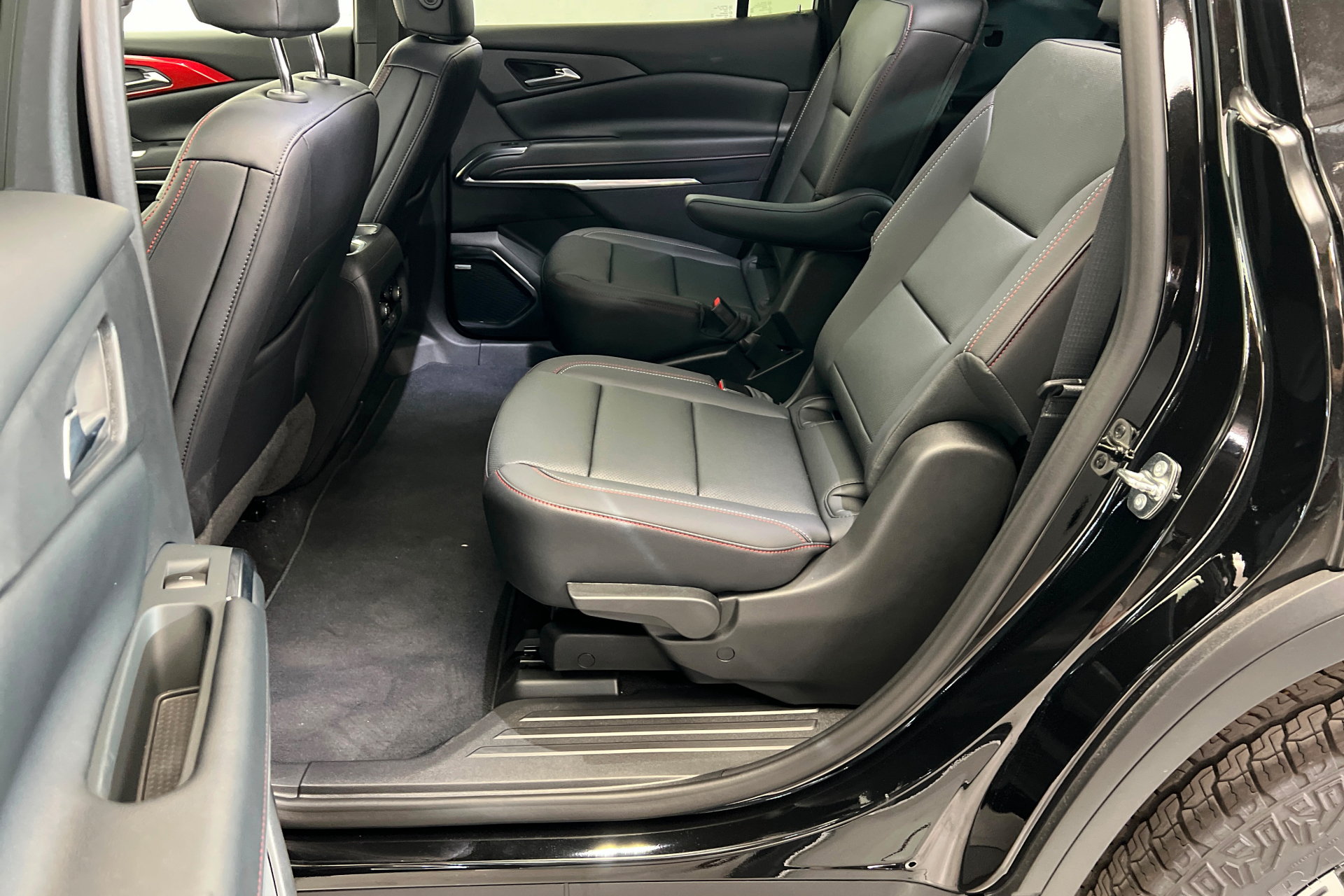 New 2026 Chevrolet Traverse Z71 w/ Enhanced Driving Package AWD/4WD image 22