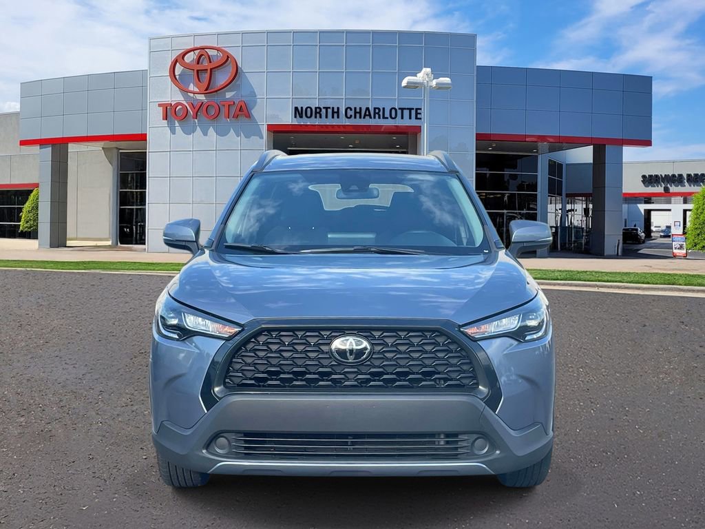 Used 2022 Toyota Corolla Cross LE AWD/4WD image 3