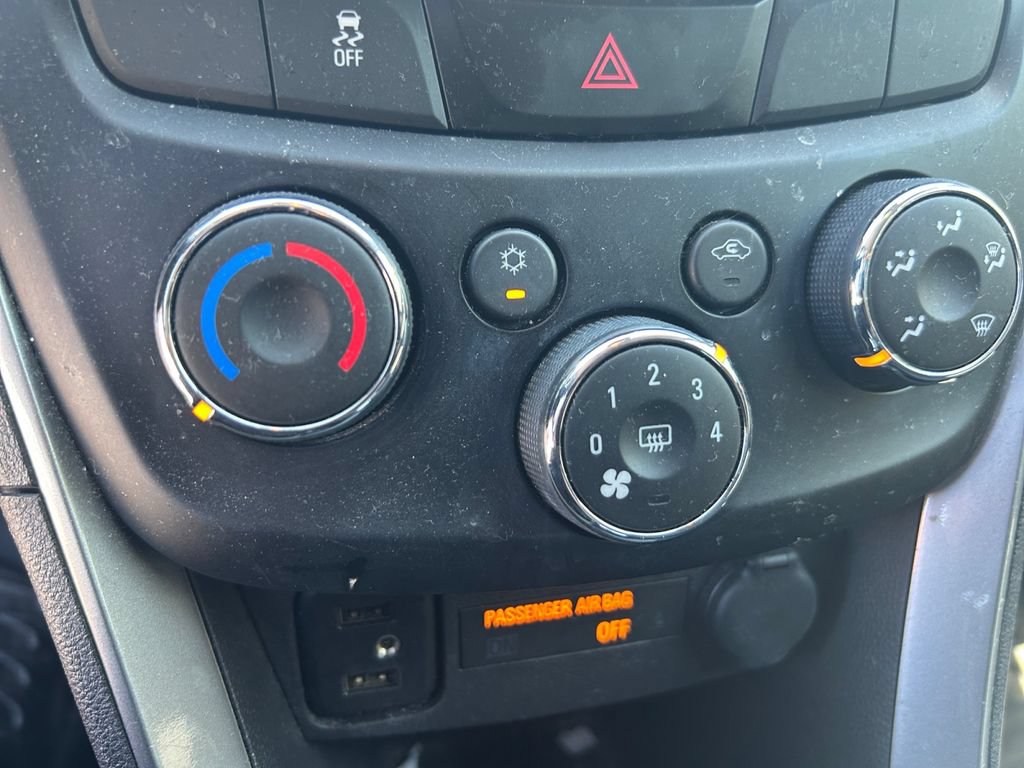 Used 2019 Chevrolet Trax LT AWD/4WD image 25