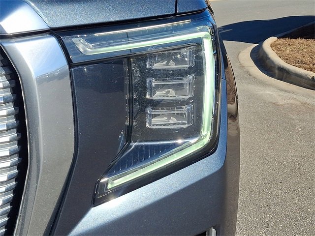 Used 2021 GMC Yukon Denali w/ Denali Premium Package image 9