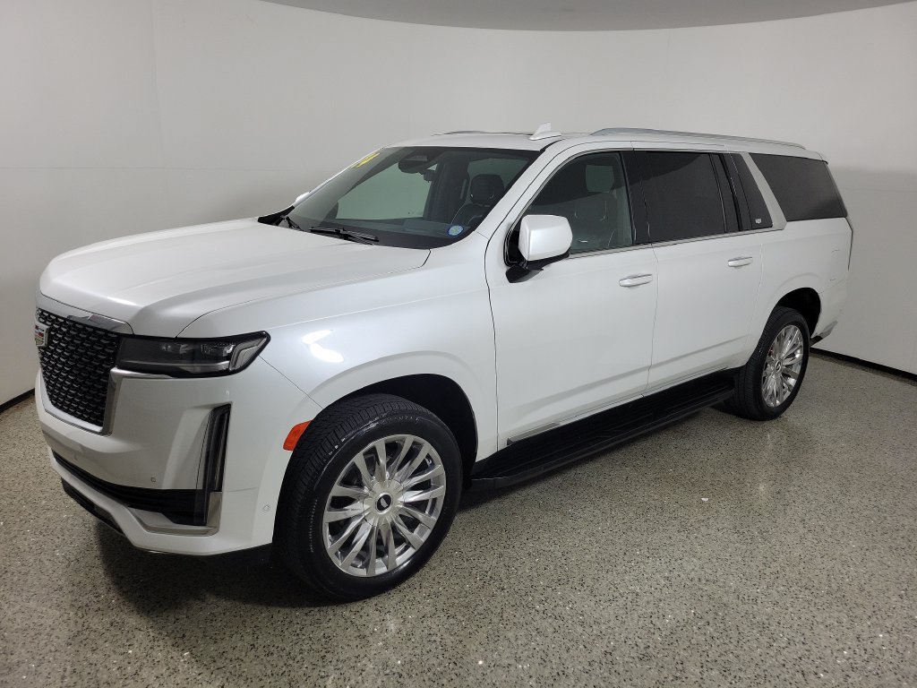 Used 2024 Cadillac Escalade ESV Premium Luxury RWD image 2