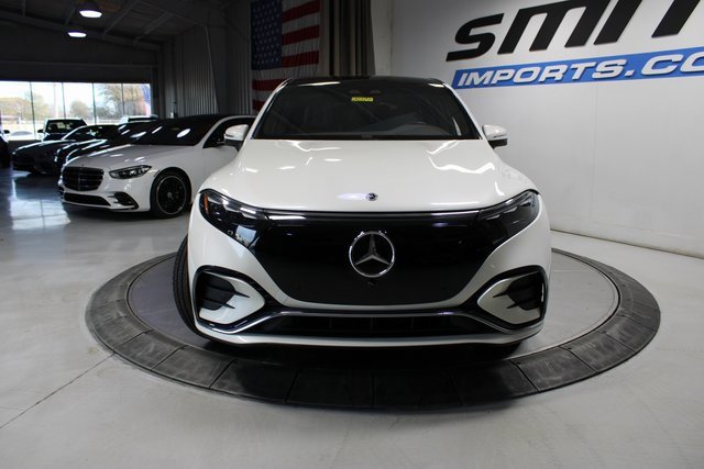 Used 2023 Mercedes-Benz EQS 580 4MATIC SUV image 3