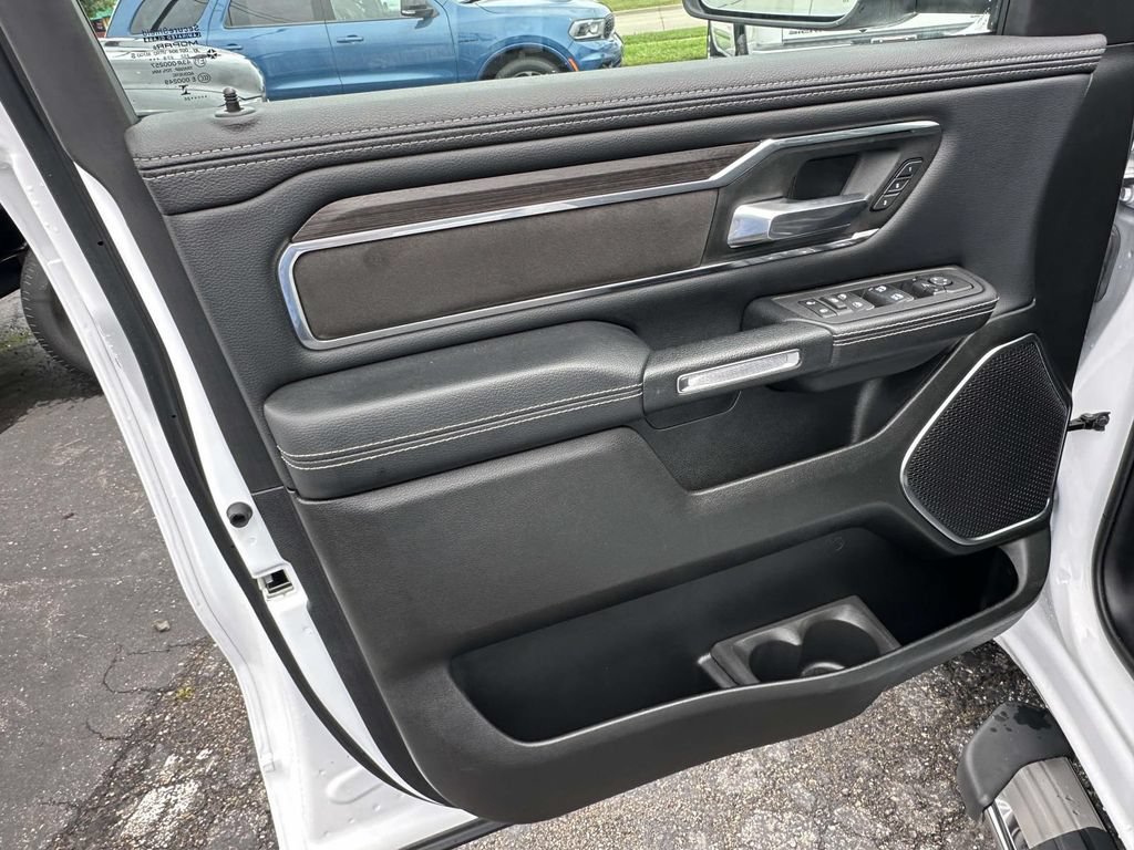 Used 2025 RAM 1500 Laramie w/ Sport Appearance Package AWD/4WD image 17