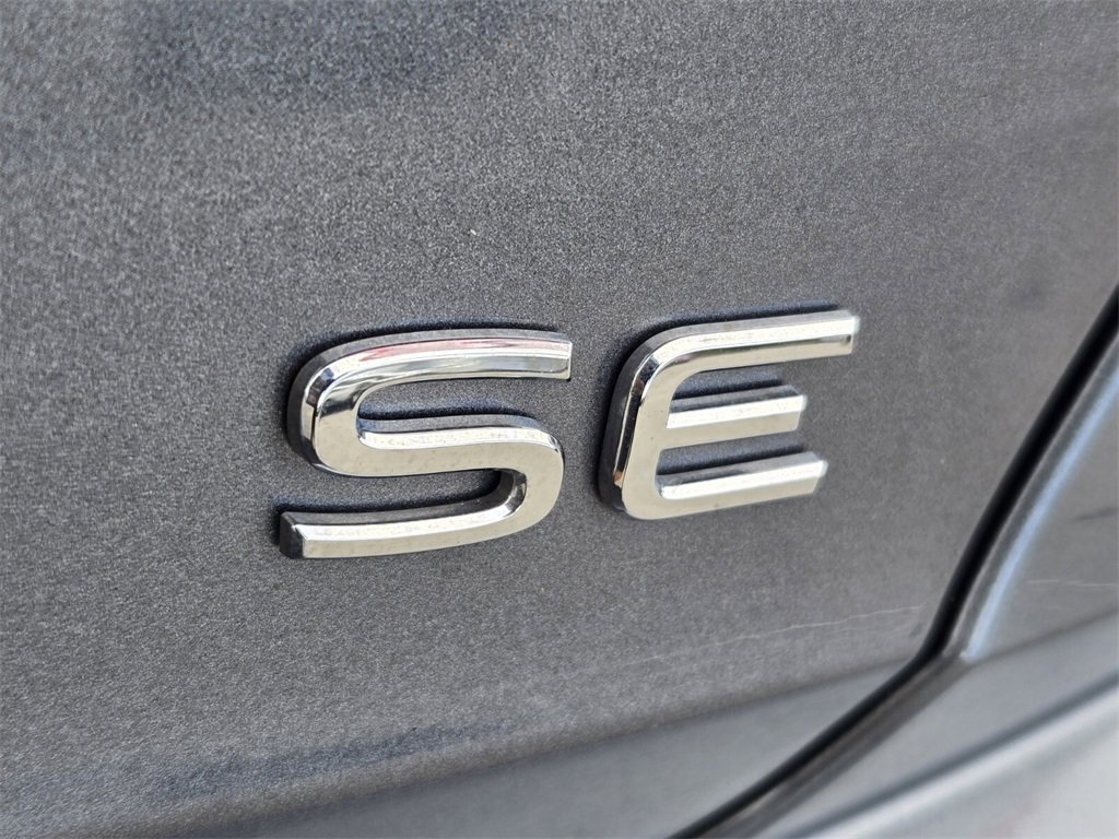 Certified 2024 Volkswagen Jetta SE w/ Panoramic Sunroof Package image 14