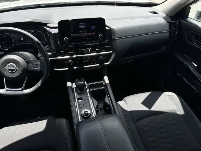 Certified 2025 Nissan Pathfinder SV AWD/4WD image 16