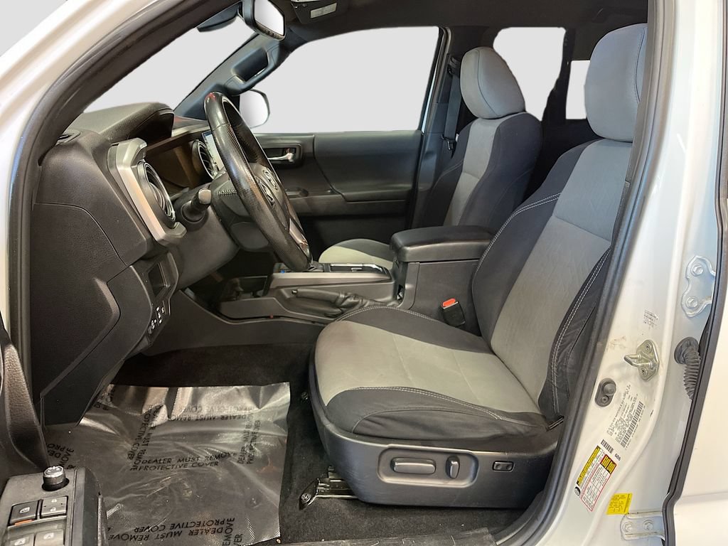 Used 2021 Toyota Tacoma TRD Sport w/ Technology Package AWD/4WD image 20