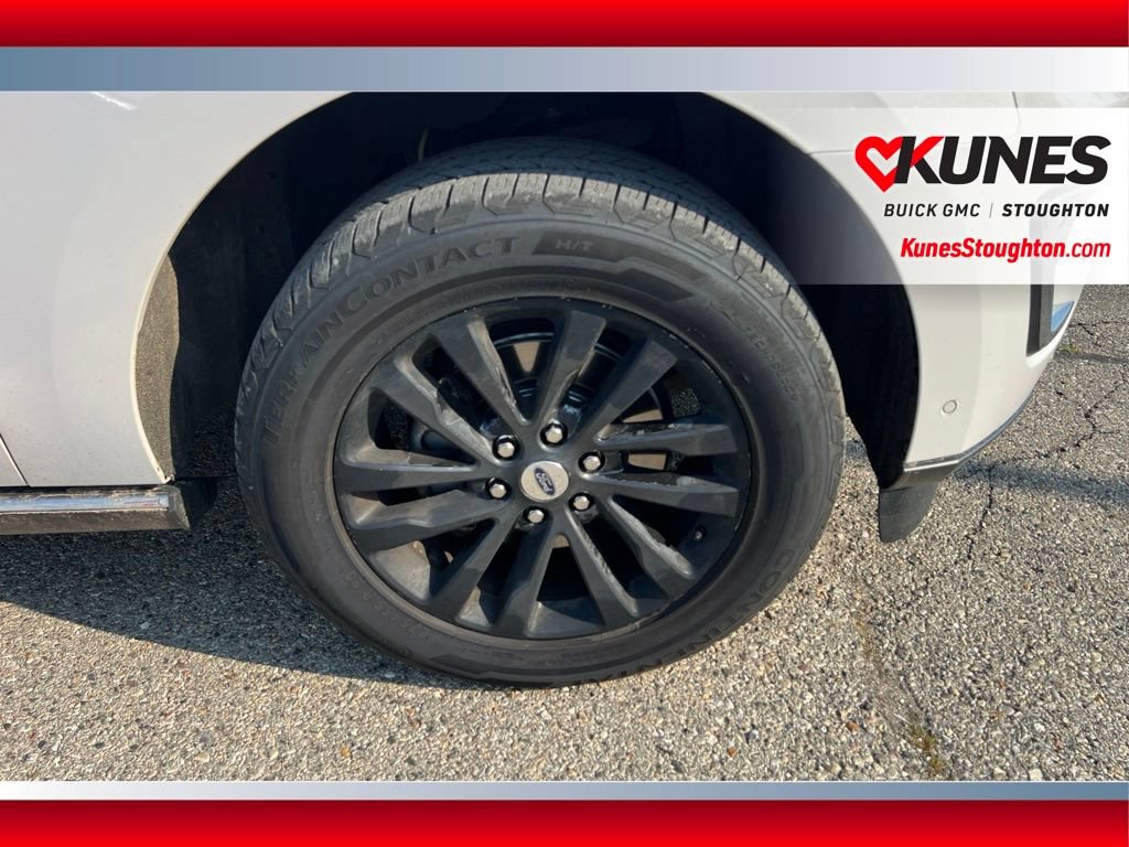 Used 2019 Ford Expedition Limited w/ Equipment Group 301A AWD/4WD image 11
