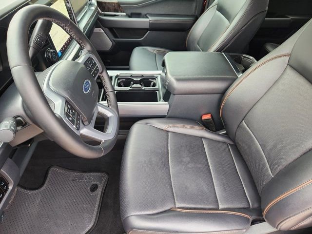 Used 2025 Ford F250 Lariat w/ Lariat Ultimate Package video 4