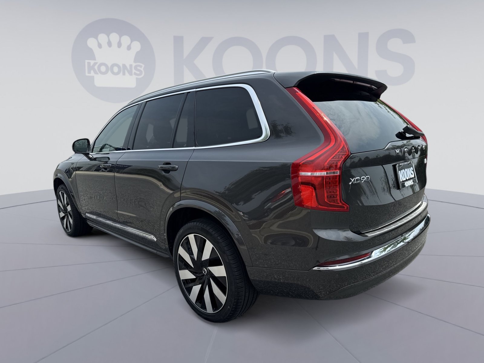 Used 2024 Volvo XC90 T8 Plus w/ Protection Package Premier AWD/4WD image 4
