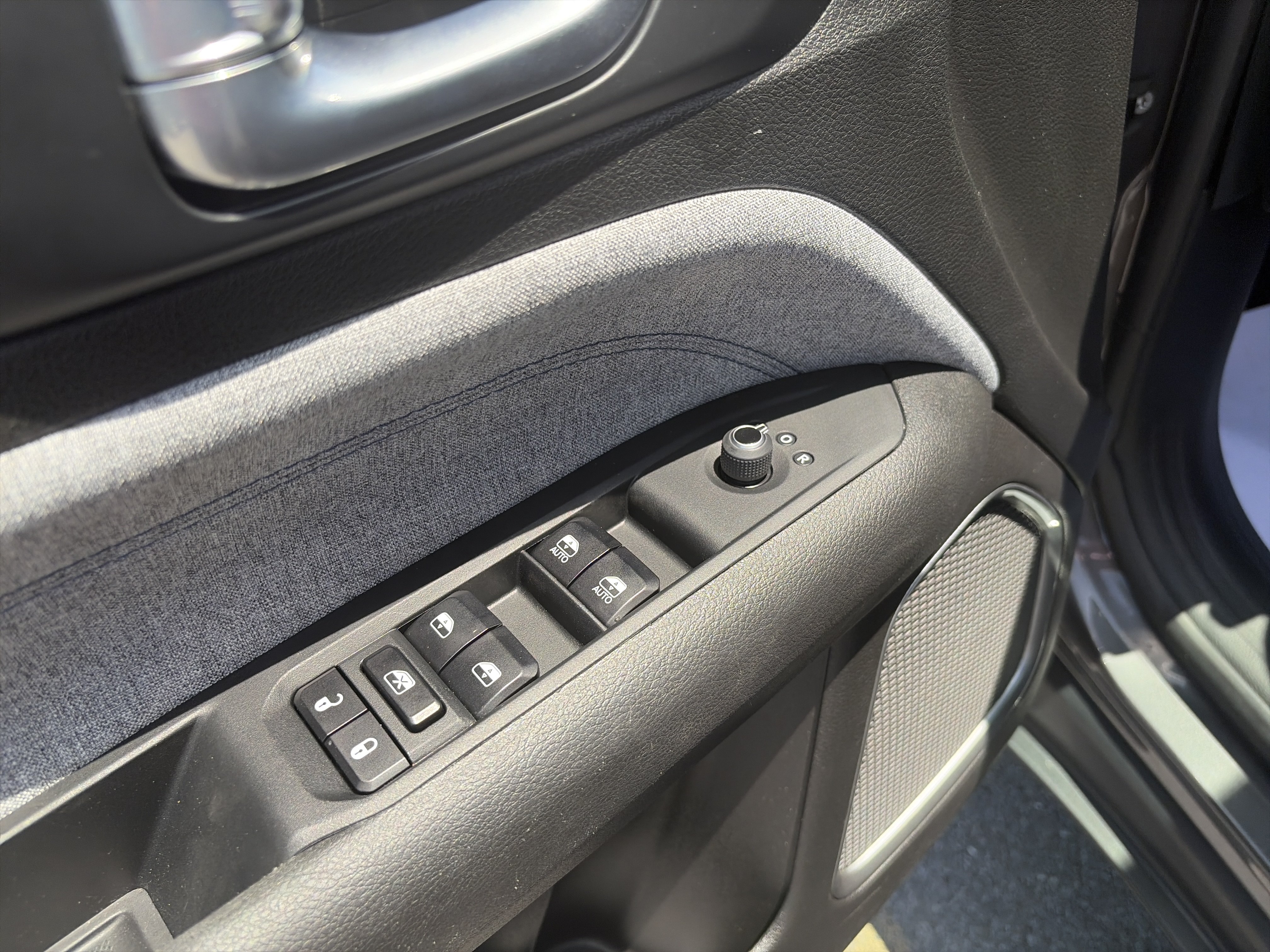 Used 2024 Jeep Compass Sport AWD/4WD image 19
