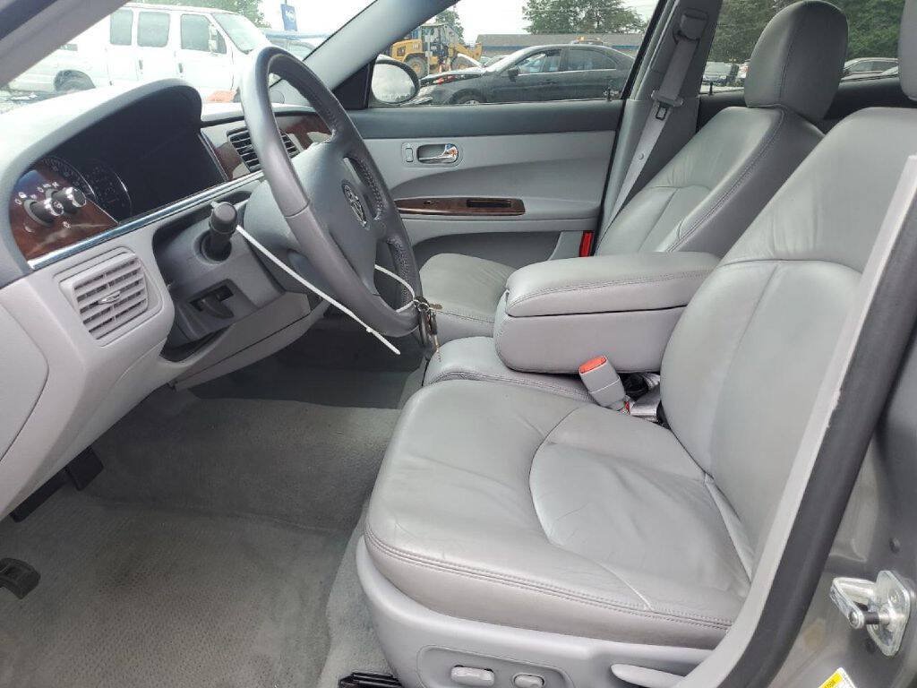 Used 2007 Buick LaCrosse CXL w/ Driver Confidence Package FWD image 5