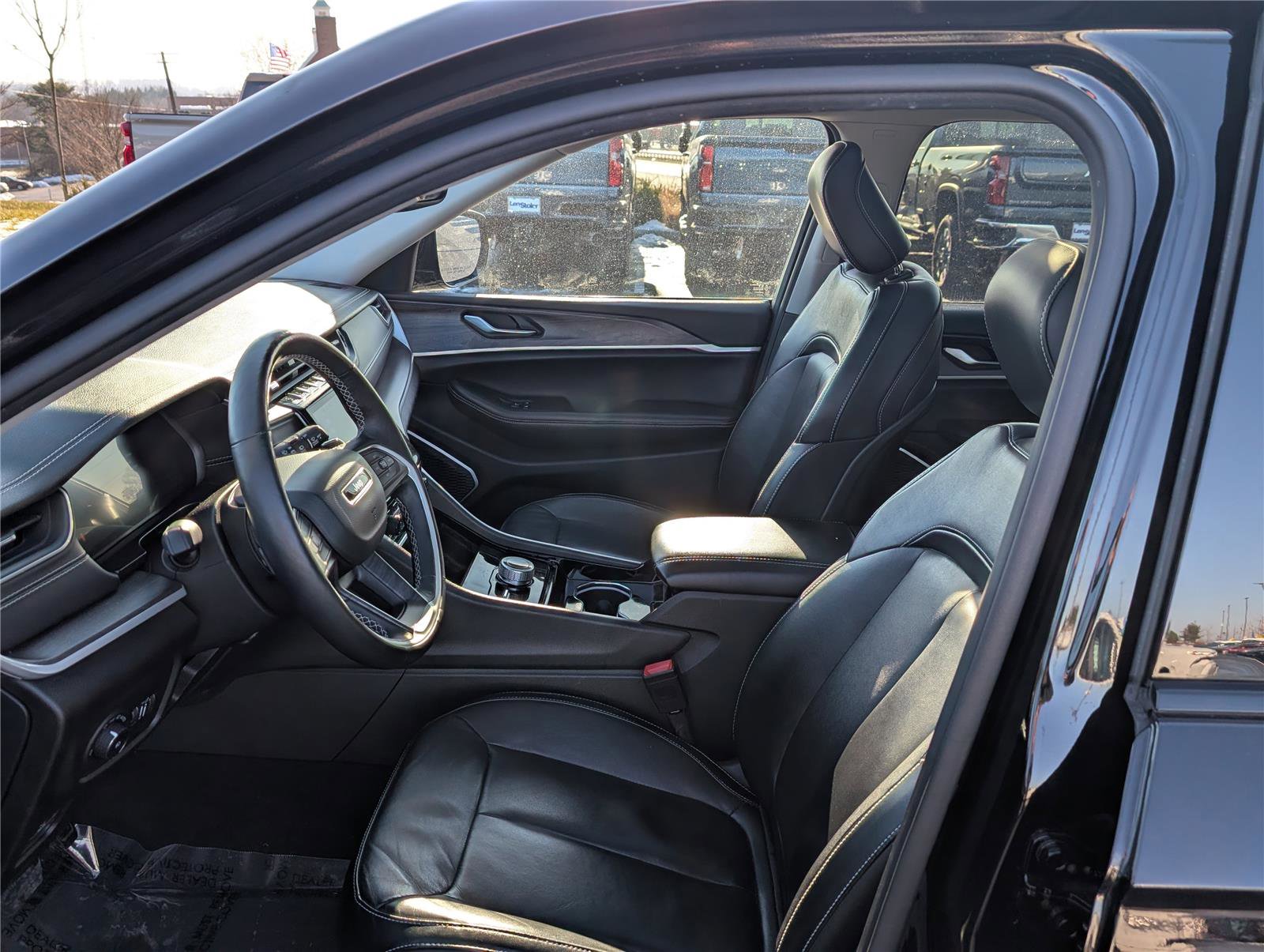 Used 2022 Jeep Grand Cherokee L Limited image 16