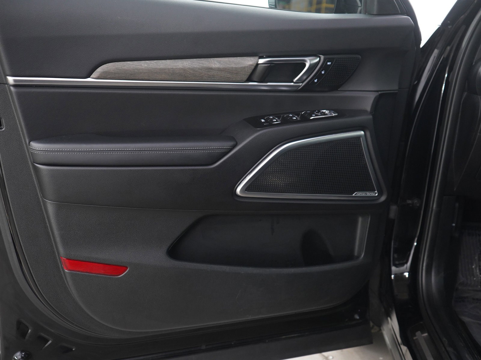 Used 2022 Kia Telluride SX image 18