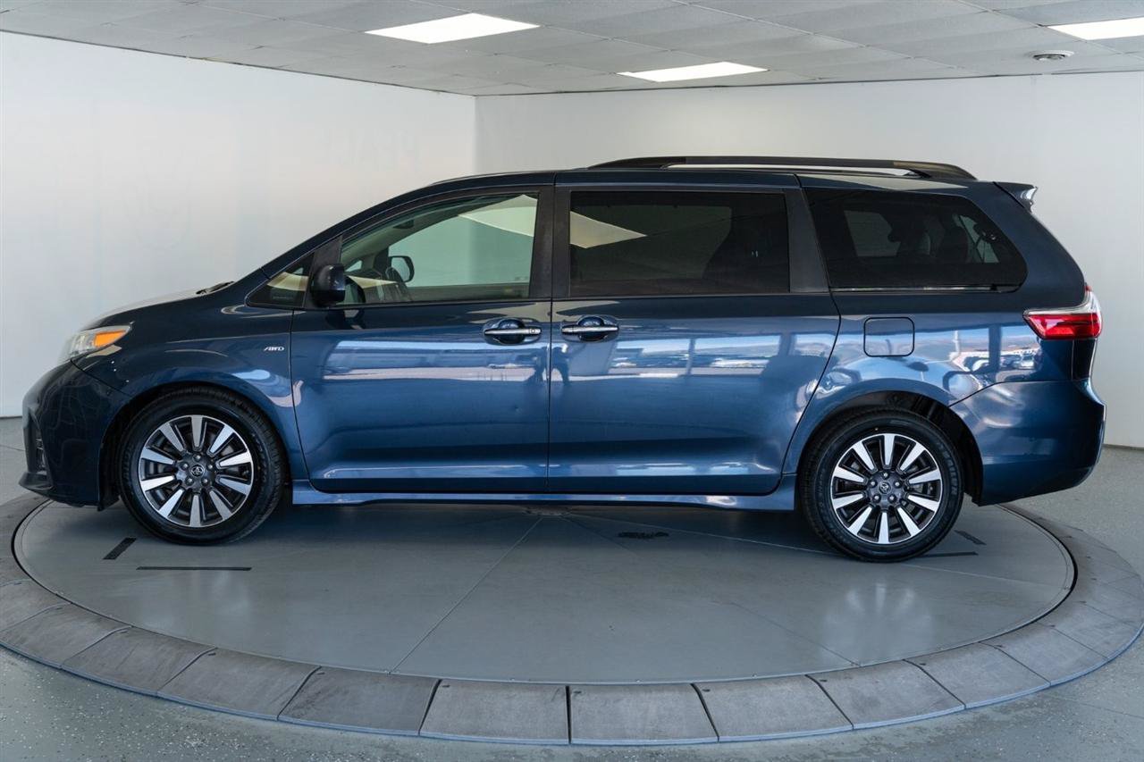 Used 2019 Toyota Sienna XLE AWD/4WD image 4
