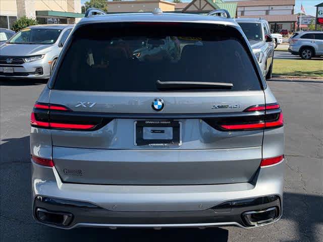 Used 2025 BMW X7 xDrive40i w/ M Sport Package AWD/4WD image 4