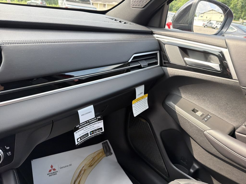 New 2026 Mitsubishi Outlander AWD image 25