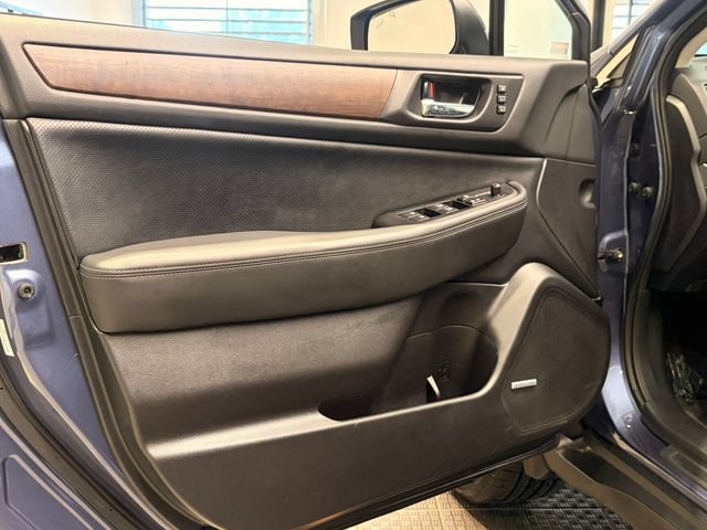 Used 2016 Subaru Outback 2.5i Limited AWD/4WD image 10