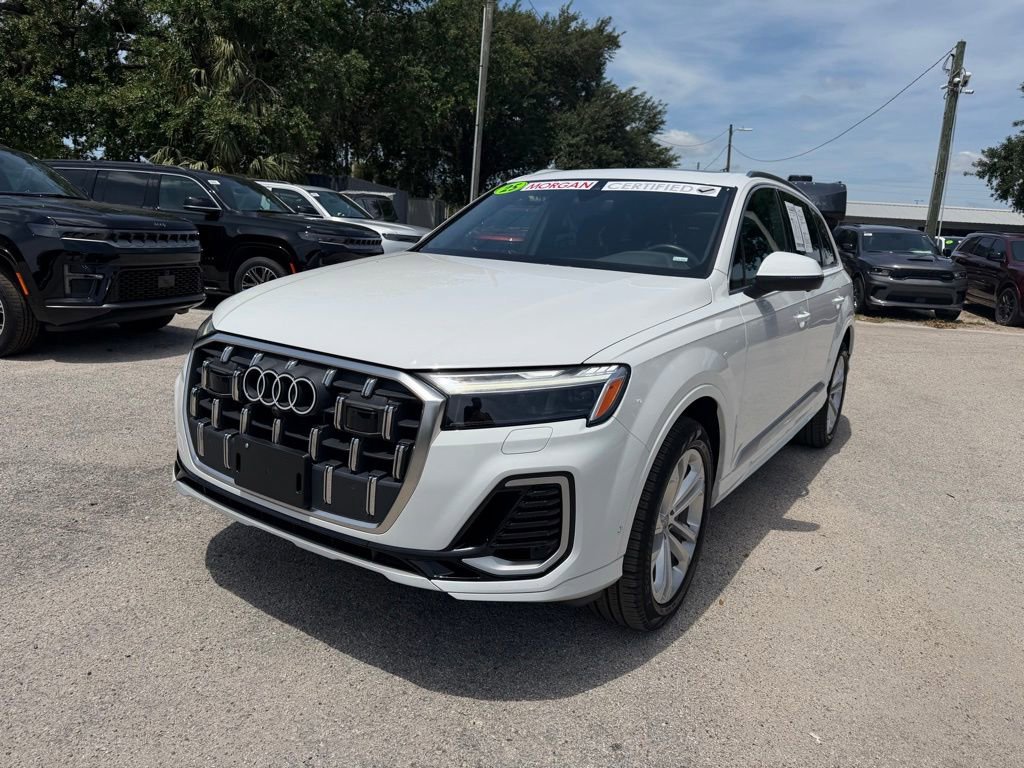 Used 2025 Audi Q7 3.0T Premium Plus AWD/4WD image 2