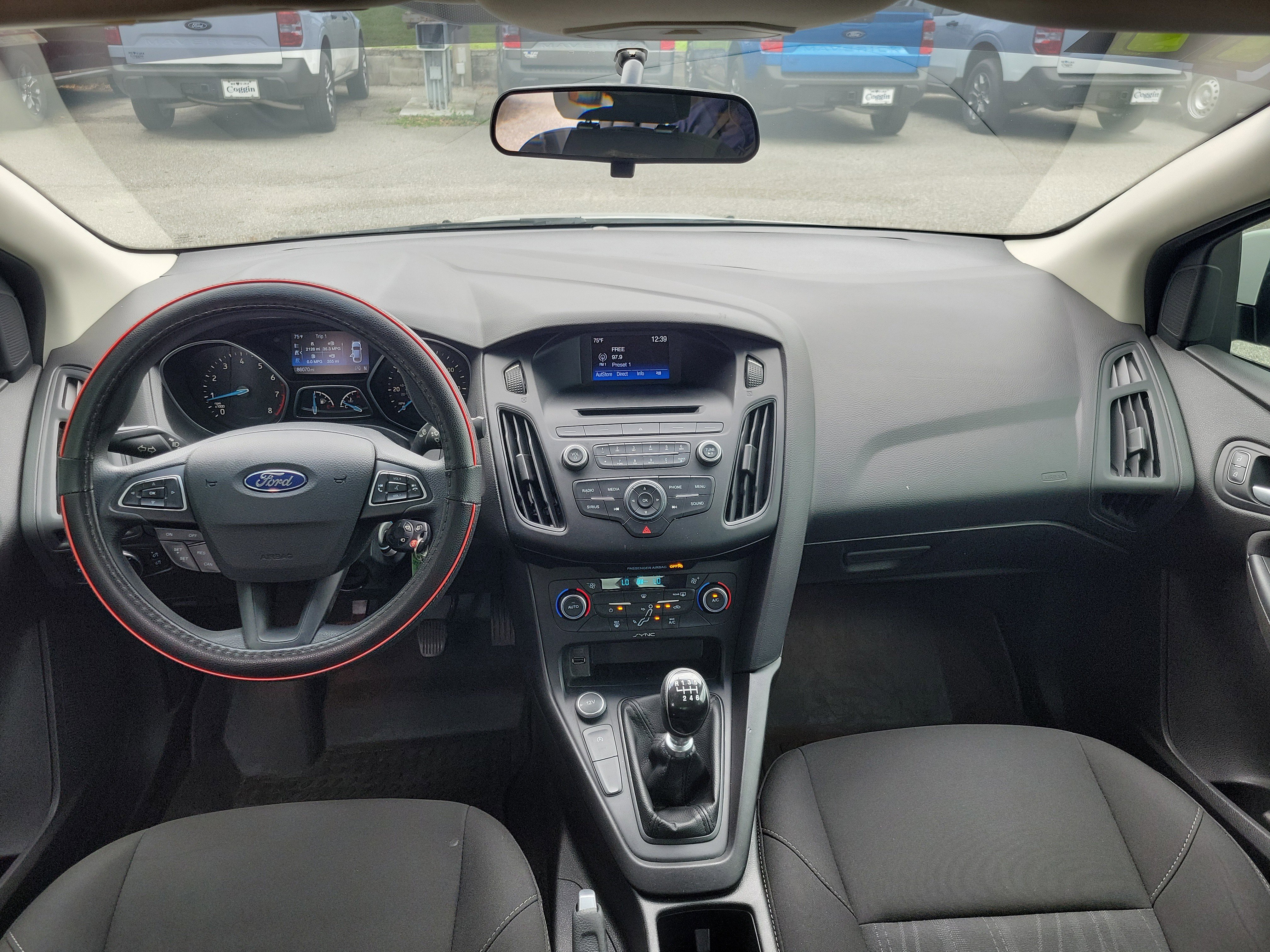 Used 2017 Ford Focus SE FWD image 8