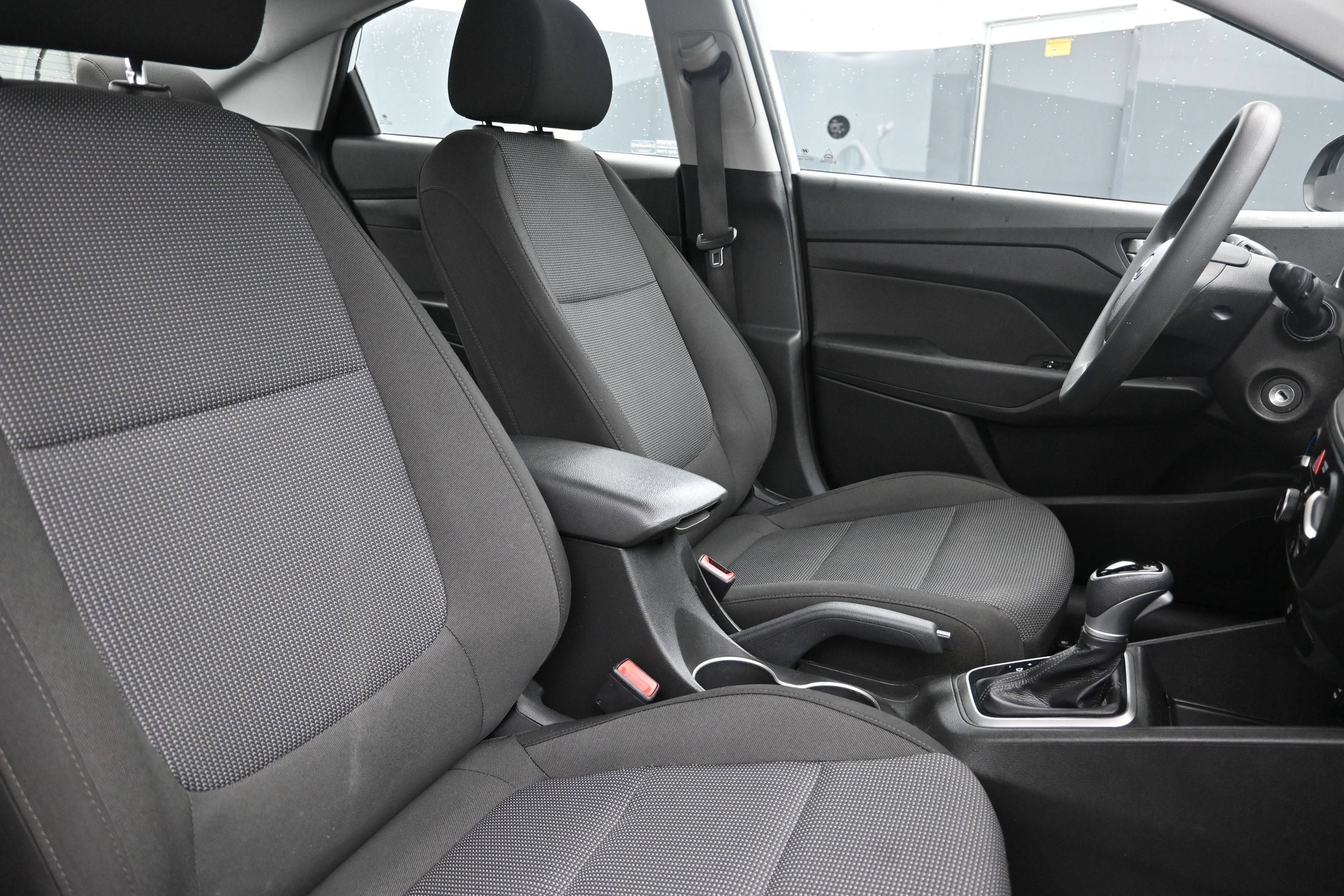 Used 2022 Hyundai Accent SEL FWD image 27