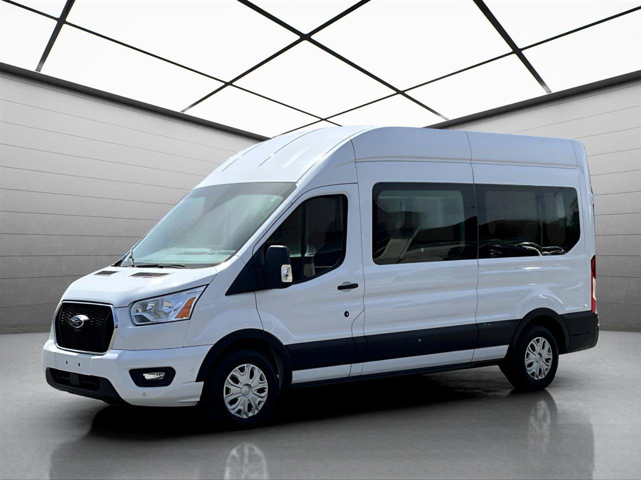 Used 2022 Ford Transit 350 XLT RWD image 1
