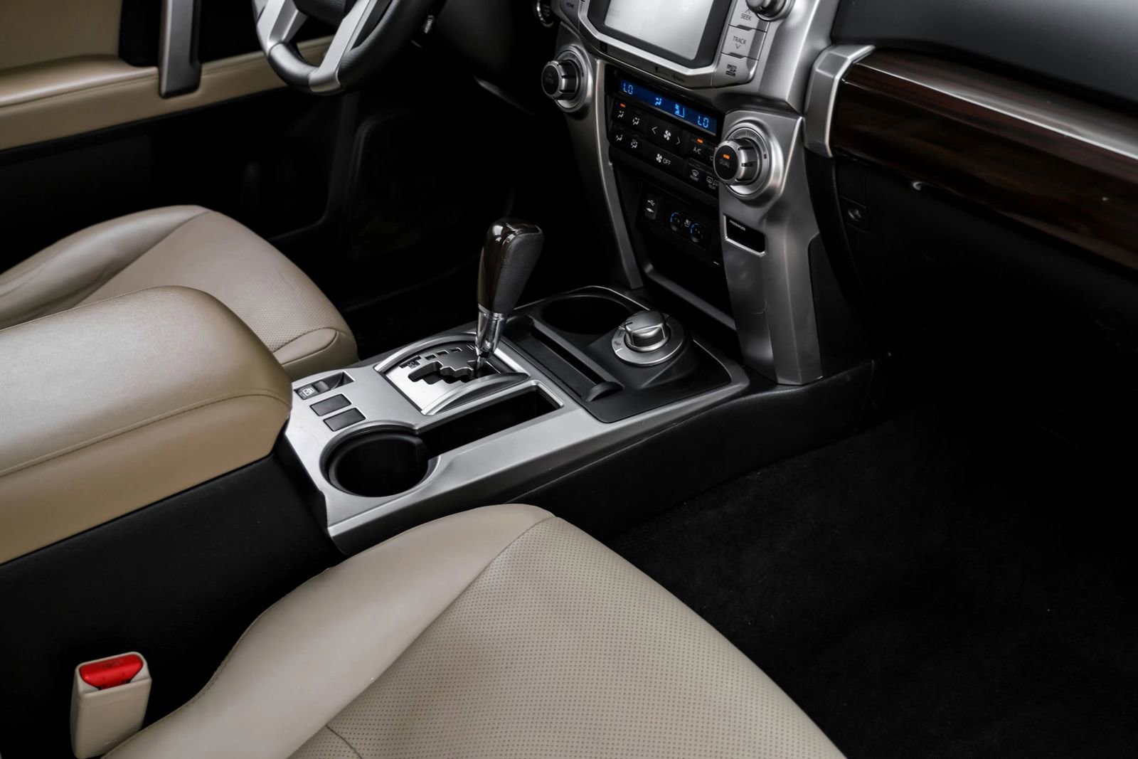 Used 2015 Toyota 4Runner Limited AWD/4WD image 25