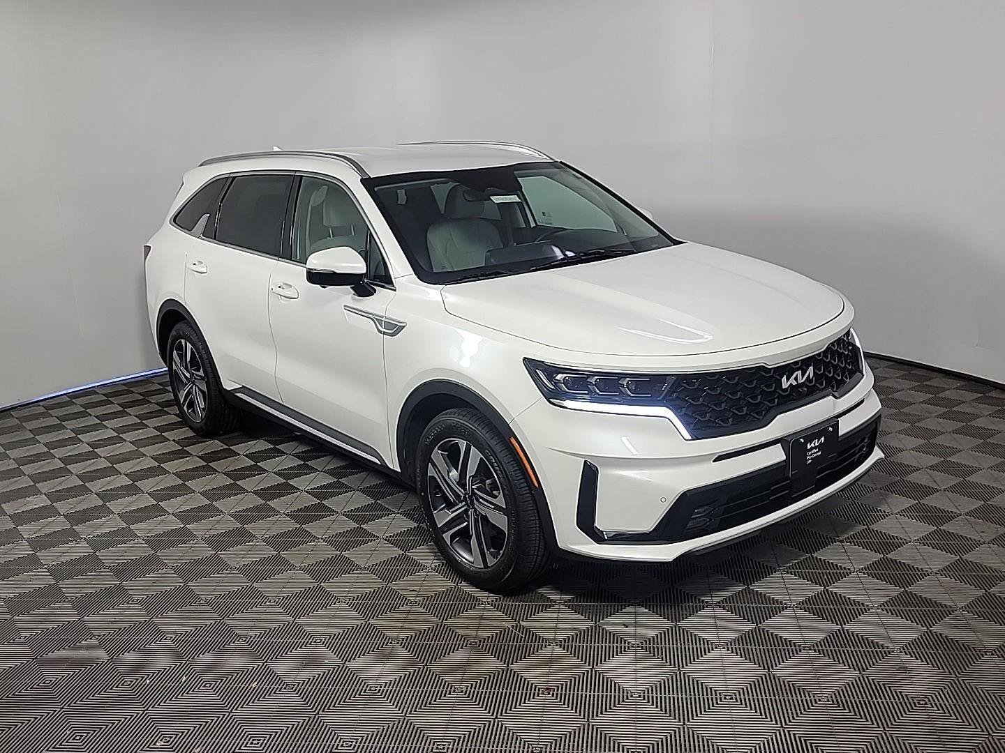 Certified 2023 Kia Sorento SX Prestige AWD/4WD image 2