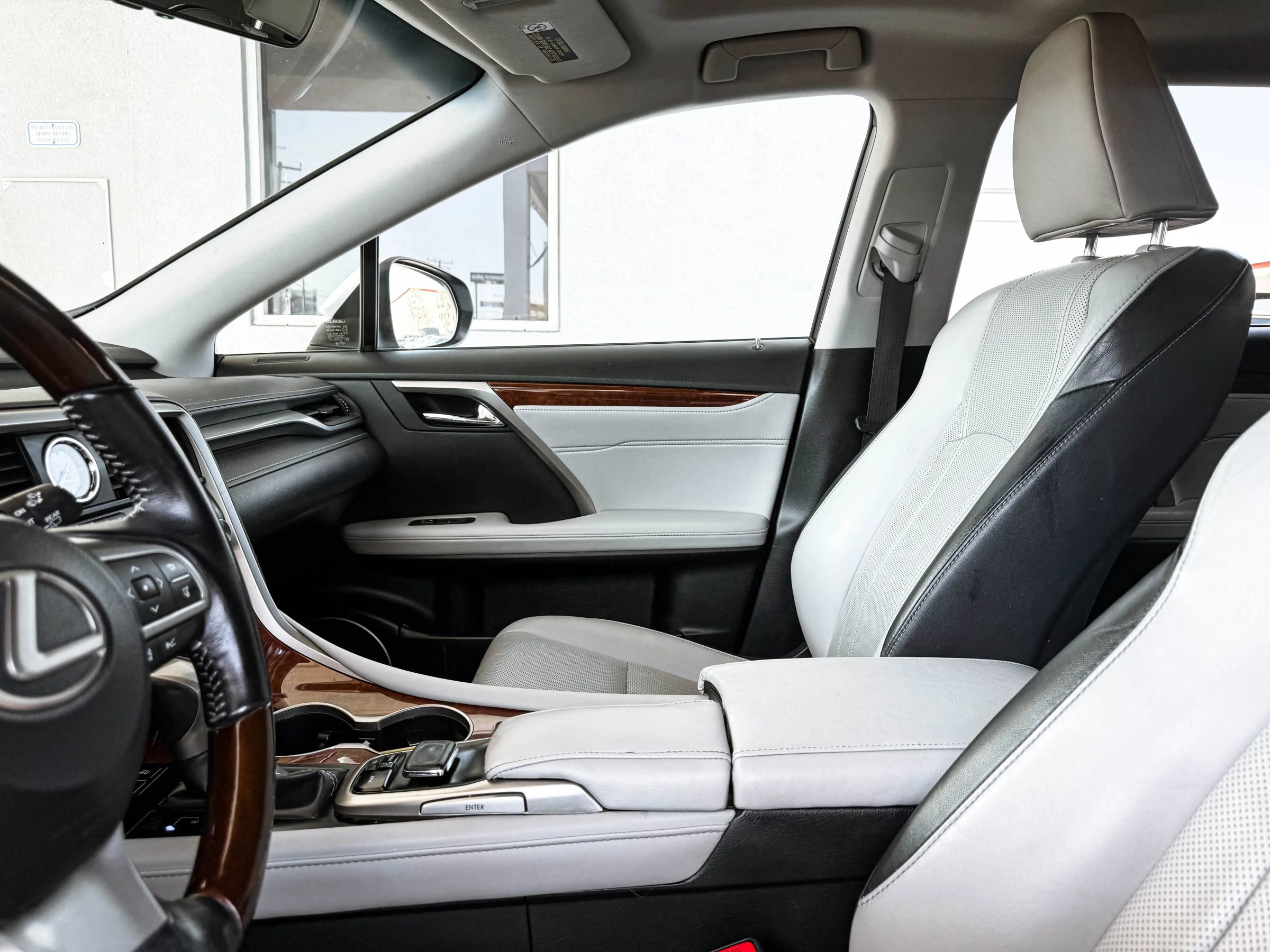 Used 2019 Lexus RX 450hL Premium w/ Premium Package AWD/4WD image 23