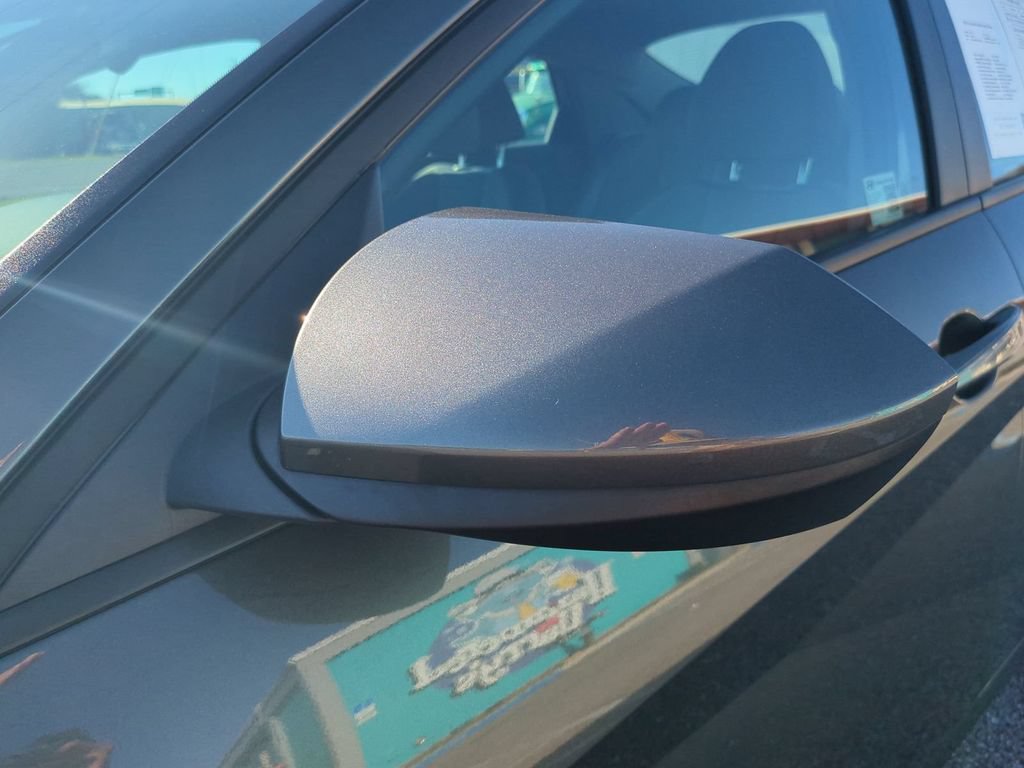 Used 2025 Hyundai Elantra Hybrid FWD image 12