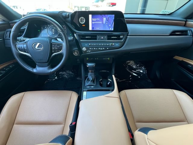 Used 2025 Lexus ES 300h w/ Premium Package FWD image 42