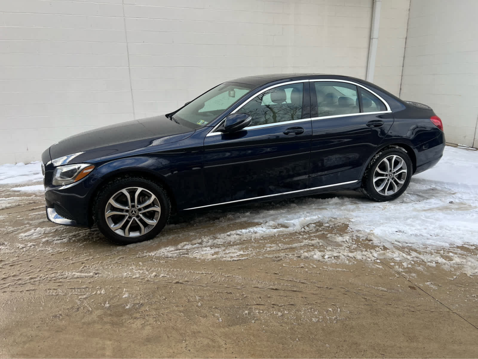 Used 2018 Mercedes-Benz C 300 4MATIC Sedan image 4