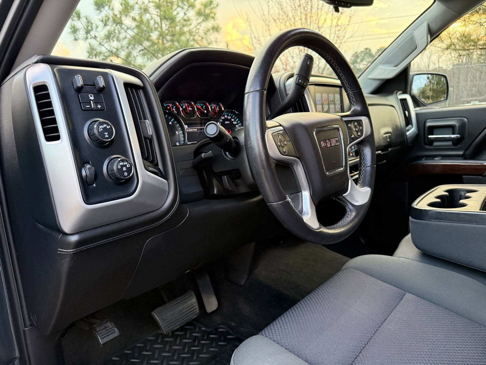 Used 2017 GMC Sierra 1500 SLE w/ SLE Value Package AWD/4WD image 21