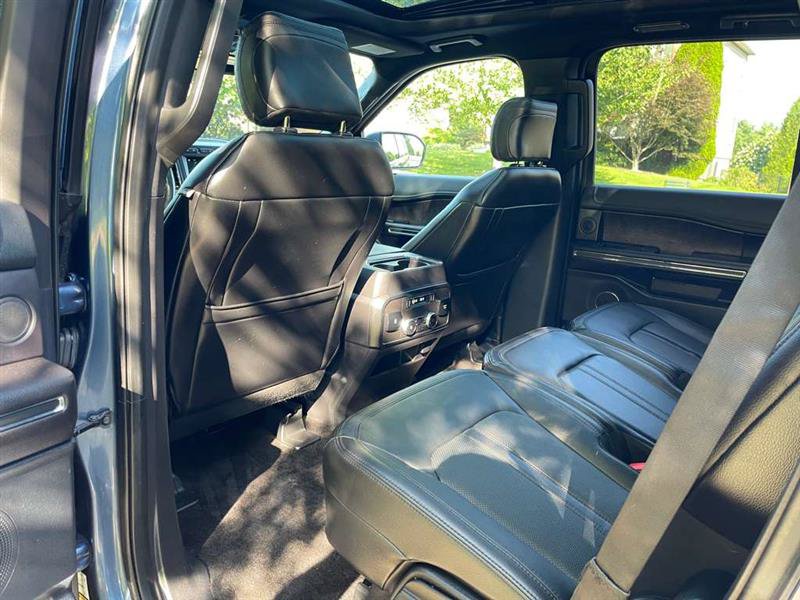 Used 2018 Ford Expedition Limited w/ Equipment Group 302A AWD/4WD image 82