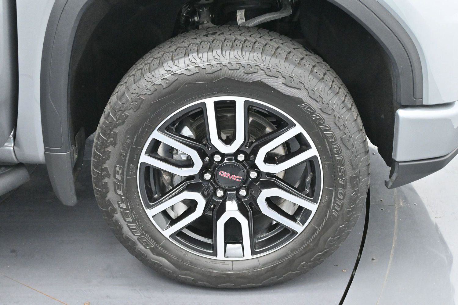 Used 2025 GMC Sierra 1500 AT4 w/ AT4 Premium Package AWD/4WD image 34