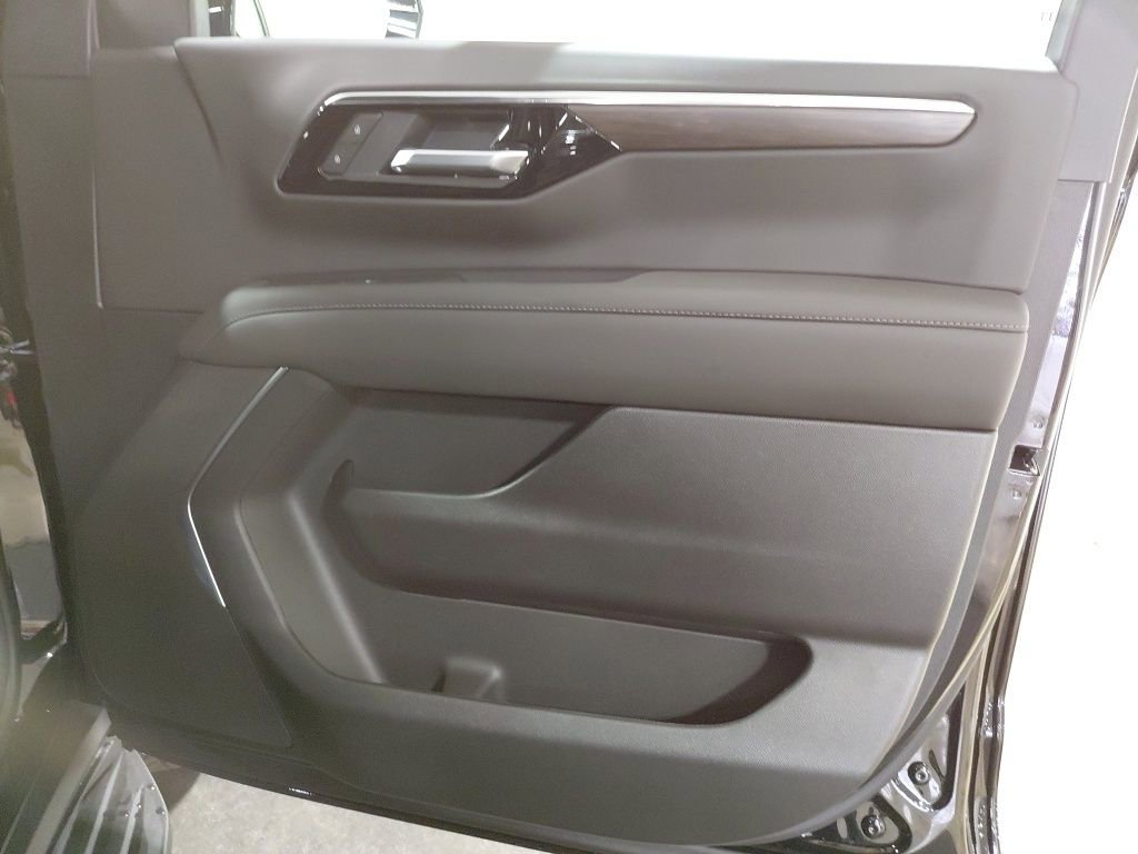 New 2026 Chevrolet Suburban LS w/ LS Custom Edition AWD/4WD image 22
