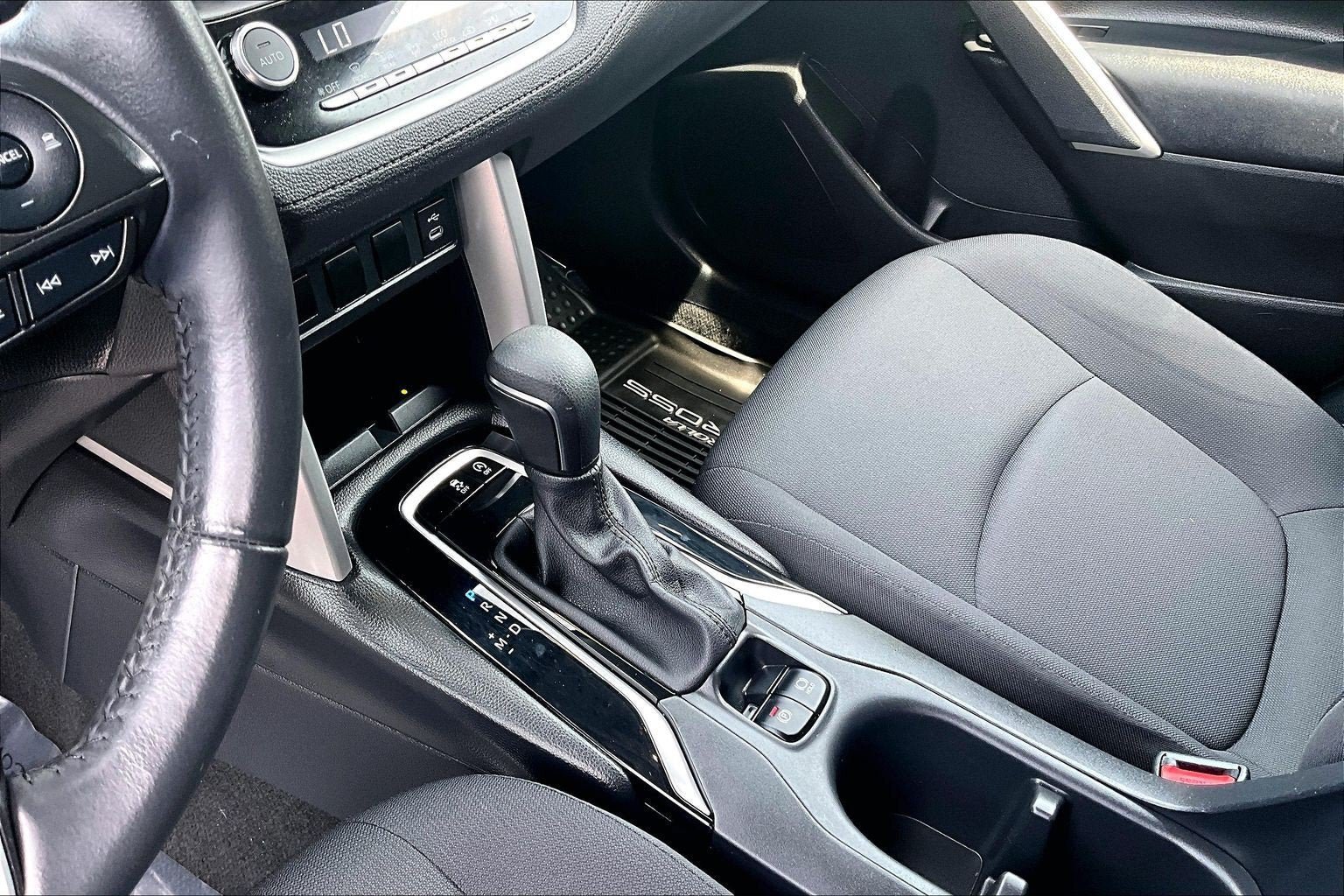 Used 2024 Toyota Corolla Cross LE w/ Moonroof Package AWD/4WD image 16
