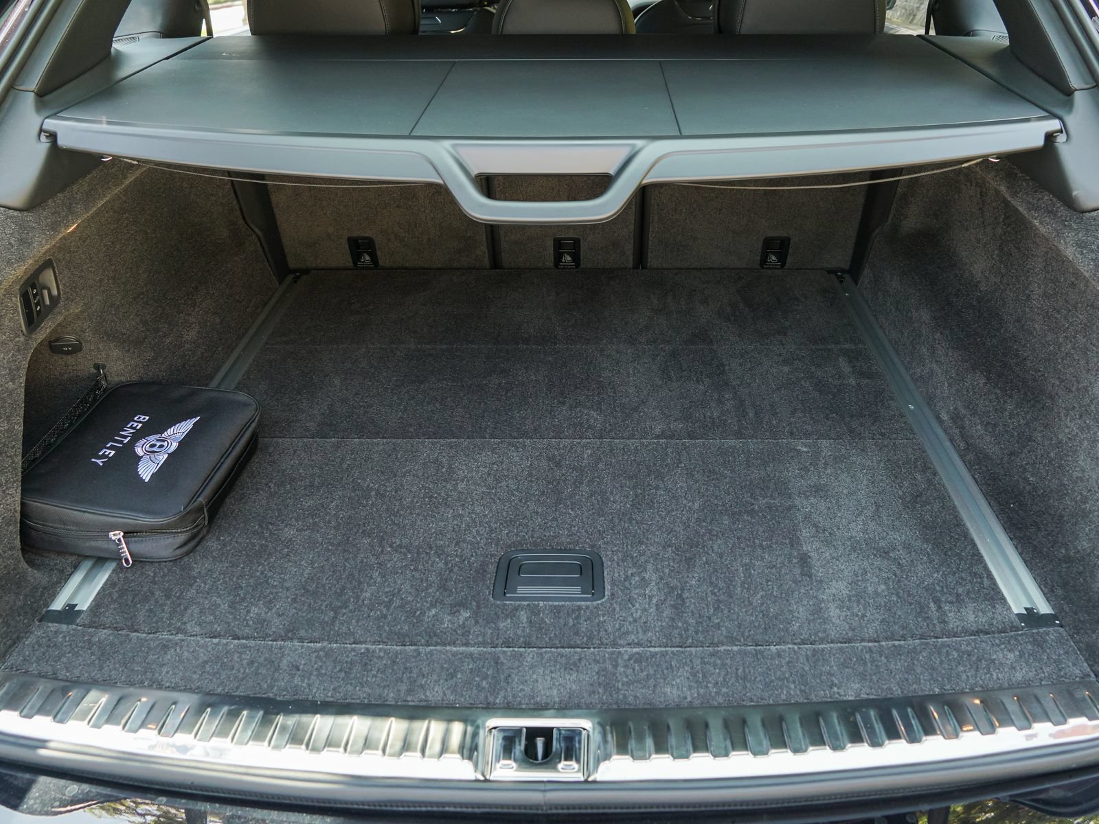 New 2025 Bentley Bentayga Extended Wheelbase AWD/4WD image 32