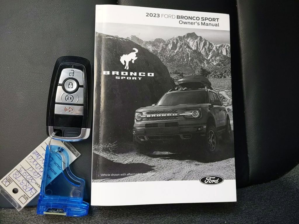 Used 2023 Ford Bronco Sport Outer Banks w/ Tech Package AWD/4WD image 32