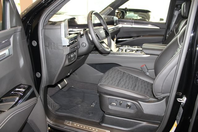 New 2026 Cadillac Escalade V AWD/4WD image 3