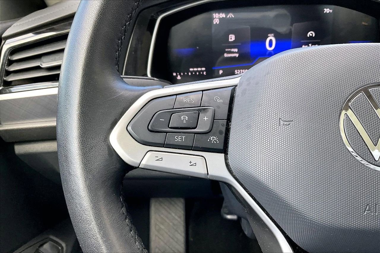 Used 2024 Volkswagen Jetta SE image 29