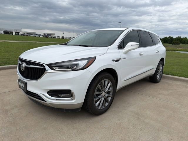 Used 2021 Buick Enclave Essence w/ Sound and Sites Package FWD image 2