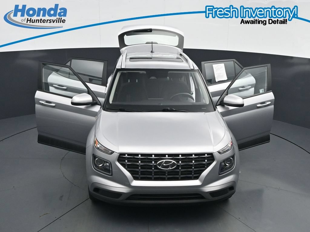 Used 2025 Hyundai Venue SEL FWD image 37